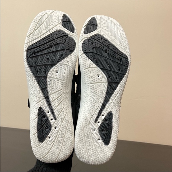 Lands’ End Mary Jane Water Shoes - Picture 11 of 11